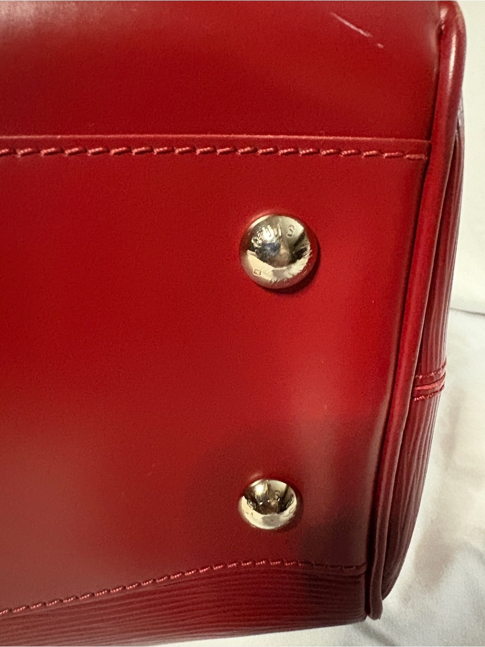 β¨ Authentic Louis Vuitton Bowling Montaigne GM β Epi Leather in Red/Carmine - Picture 11 of 17